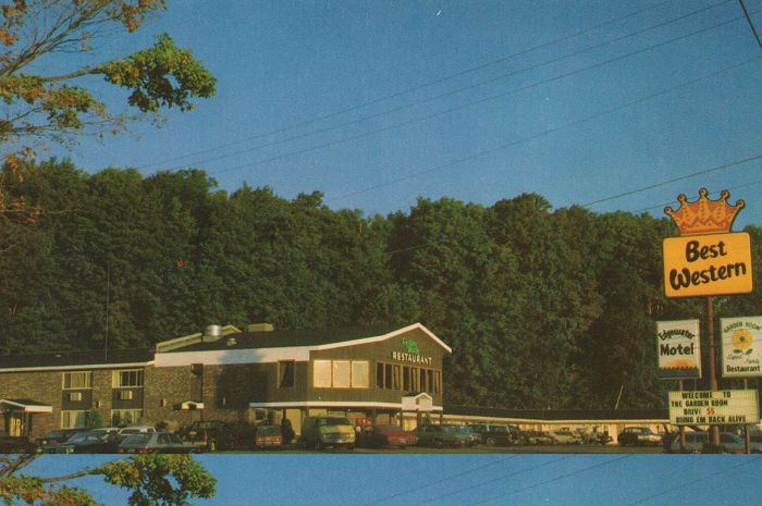 Edgewater Motel (Econolodge Lakeview) - Old Postcard